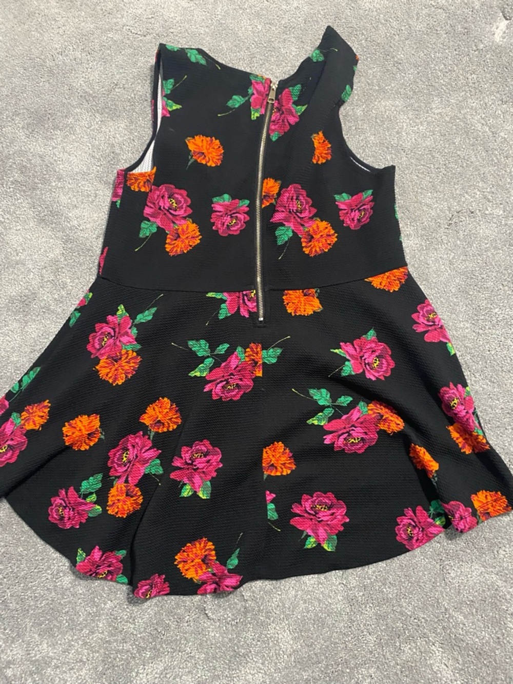 Torrid Size 0 Black Top with Hot Pink Roses and Bright Green Leaves - Picture 2 of 3